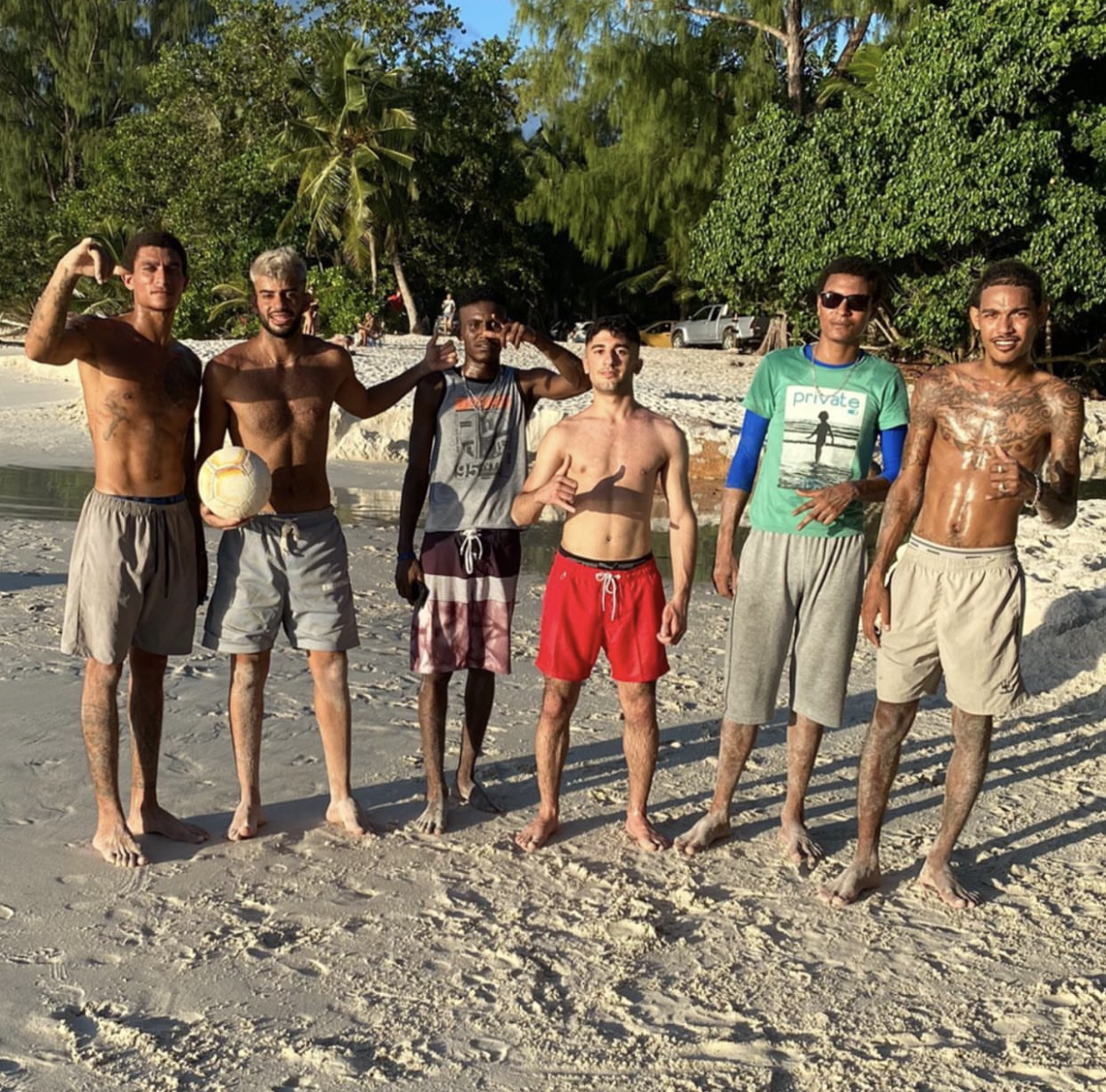 Robin with friends on the beach